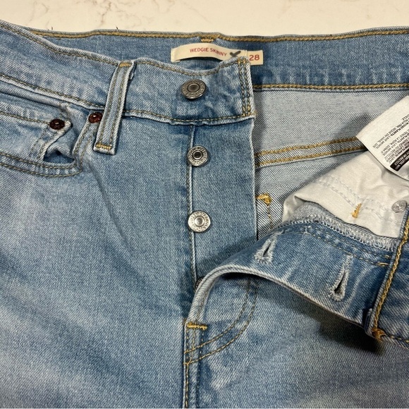 Levi’s Wedgie Skinny Distressed Light Wash Jeans 28 - Picture 7 of 15